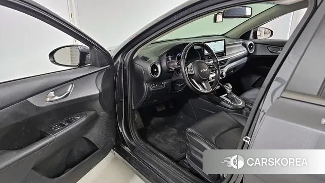 Kia The New K3 2nd generation 2021 Серый из Кореи, фото 2