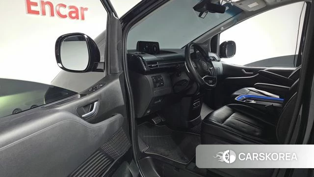 Hyundai Staria 2021 Черный из Кореи, фото 2