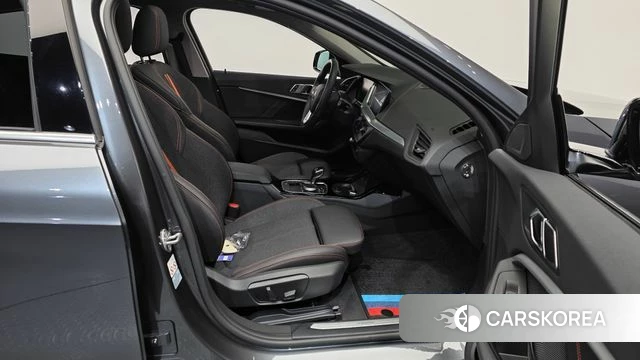 BMW 1 Series (F40) 2020 Серый из Кореи, фото 2
