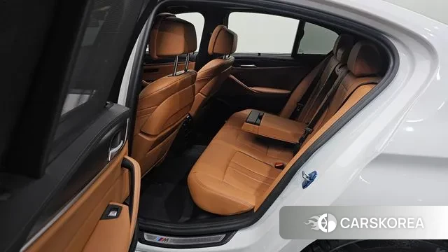 BMW 5 Series (G30) 2022 Белый из Кореи, фото 2