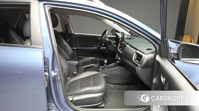 Kia Stonic 2018 Синий из Кореи, фото 2