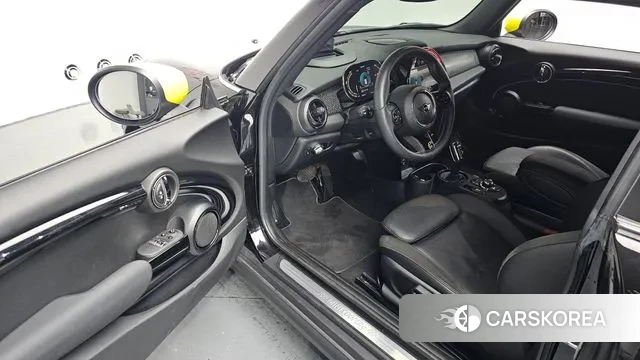 Mini Cooper Electric 2022 Черный из Кореи, фото 2