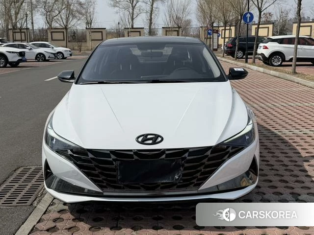 Hyundai Elantra 2022 Белый из Китая, фото 2