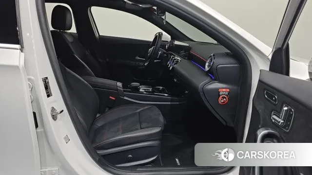 Mercedes-Benz A-Class W177 2023 Белый из Кореи, фото 2