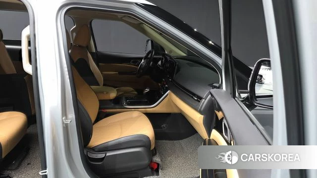 Kia Carnival 4th generation 2021 Серебристо-серый из Кореи, фото 2