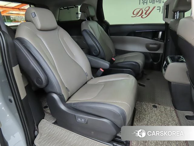 Kia The New Carnival 4th Generation 2025 Серый из Кореи, фото 2