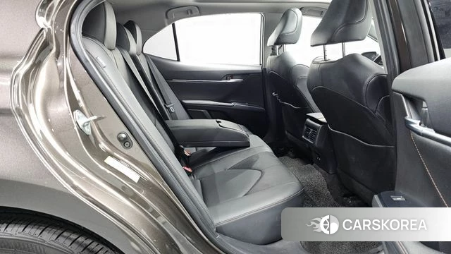 Toyota Camry (XV70) 2018 Коричневый из Кореи, фото 2