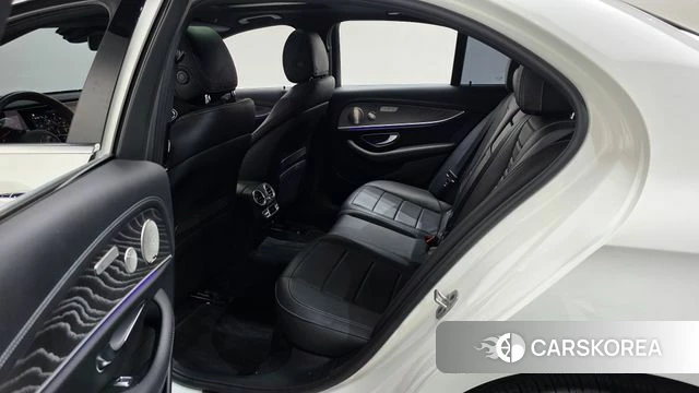 Mercedes-Benz E-Class W213 2022 Белый из Кореи, фото 2