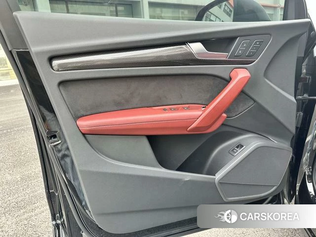 Audi Q5L Sportback 2022 Черный из Китая, фото 2