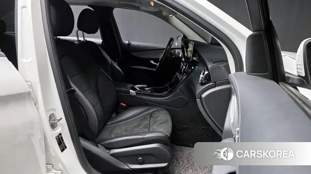 Mercedes-Benz GLC-Class X253 2019 Белый из Кореи, фото 2