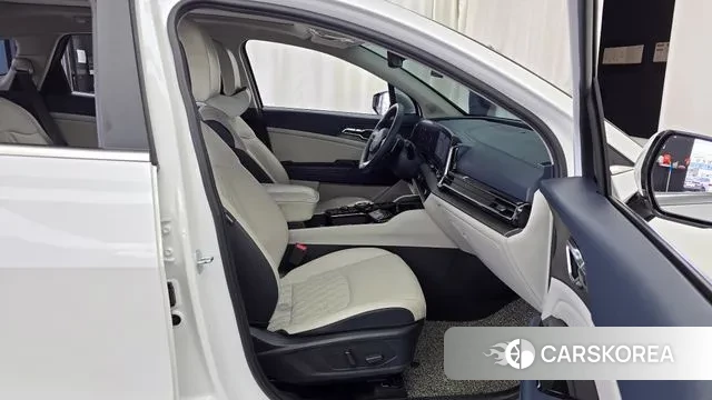 Kia Sportage 5th Generation 2023 Белый из Кореи, фото 2