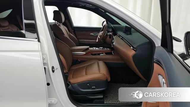 Genesis GV70 2022 Белый из Кореи, фото 2