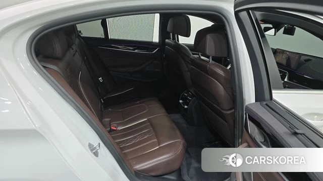 BMW 5 Series (G30) 2022 Белый из Кореи, фото 2
