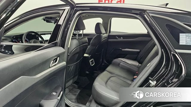 Kia K5 3rd generation 2023 Черный из Кореи, фото 2