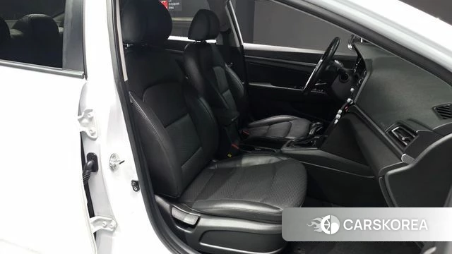 Hyundai The New Avante AD 2019 Белый из Кореи, фото 2