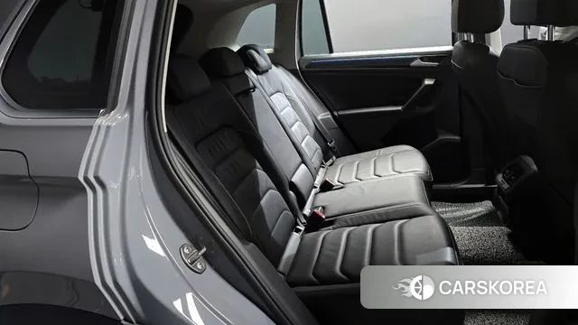 Volkswagen Tiguan second Generation 2022 Серебристо-серый из Кореи, фото 2