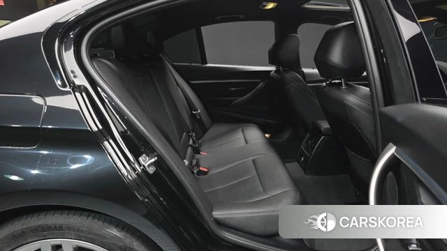 BMW 3 Series (F30) 2018 Черный из Кореи, фото 2