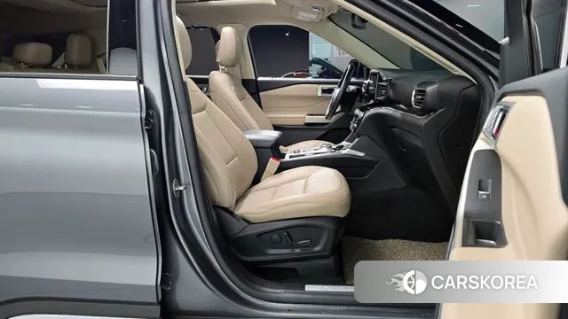 Ford Explorer 6th Generation 2022 Серый из Кореи, фото 2