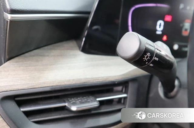 Kia K8 2022 Серебристо-серый из Кореи, фото 2
