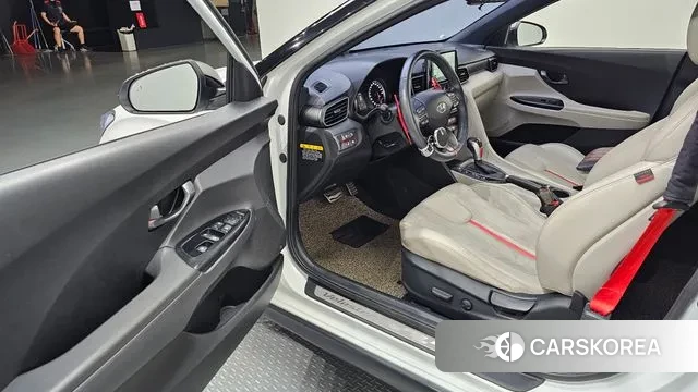 Hyundai Veloster (JS) 2018 Белый из Кореи, фото 2