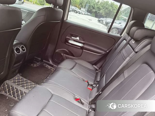 Mercedes-Benz GLB 2023 Белый из Китая, фото 2