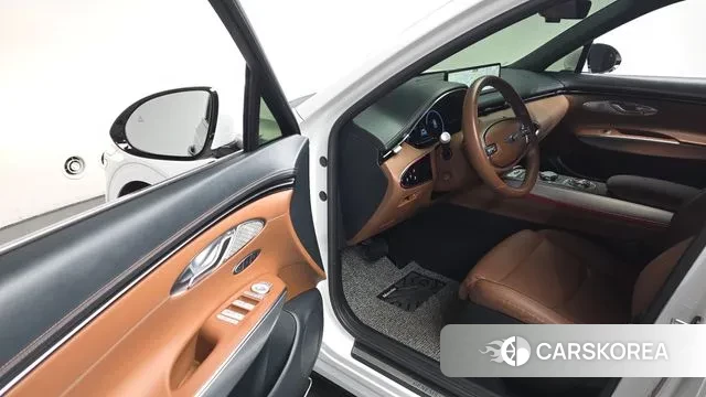 Genesis GV70 2022 Белый из Кореи, фото 2