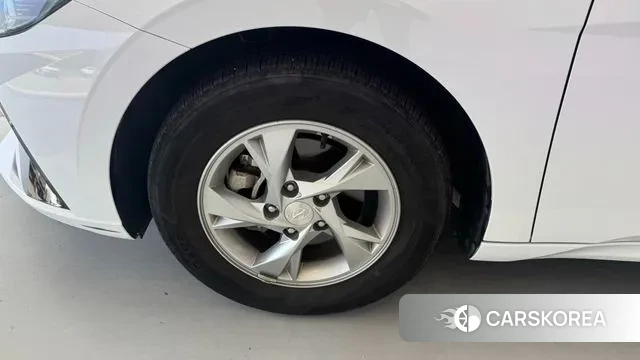 Hyundai The New Avante (CN7) 2022 Белый из Кореи, фото 2