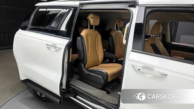 Kia Carnival 4th generation 2023 Белый из Кореи, фото 2