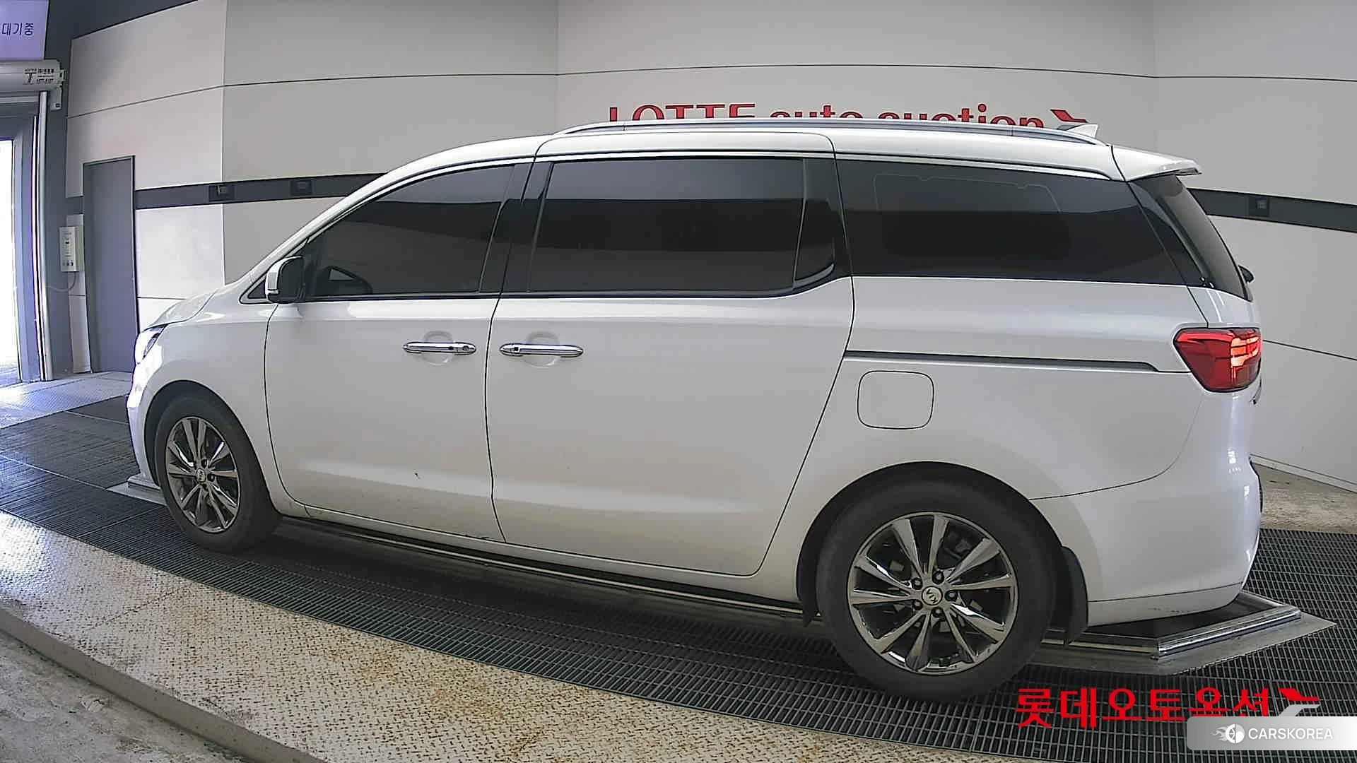 Kia Carnival 2019 Белый из Кореи, фото 2