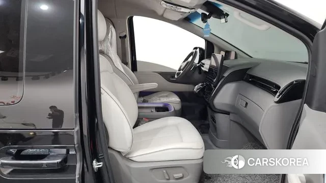 Hyundai Staria 2021 Черный из Кореи, фото 2