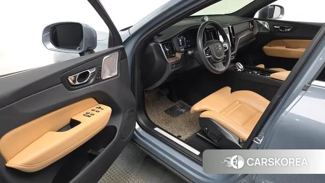 Volvo XC60 second Generation 2022 Небесно-голубой из Кореи, фото 2