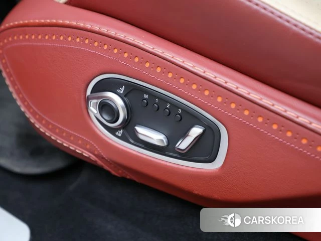 Aston Martin DBX 2021 Красный из Кореи, фото 2