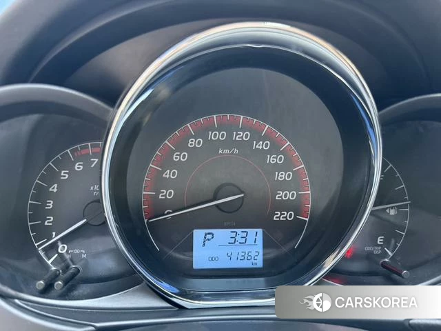 Toyota Vios 2023 Белый из Китая, фото 2