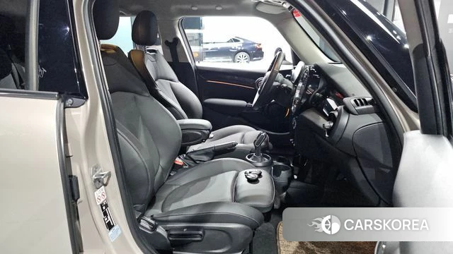 Mini Cooper 2023 Цвет тростника из Кореи, фото 2