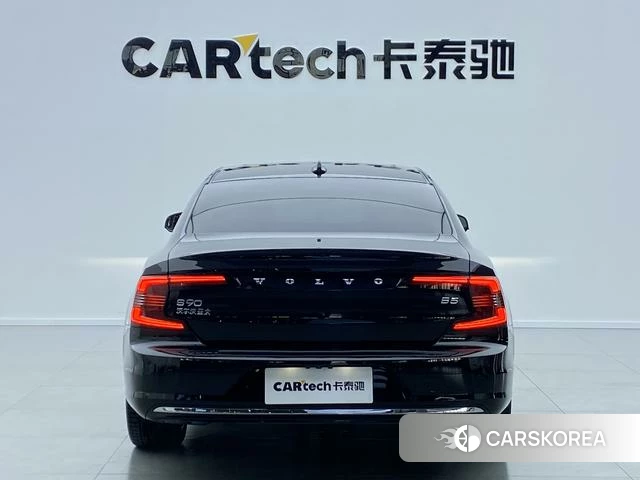 Volvo S90 2023 Черный из Китая, фото 2