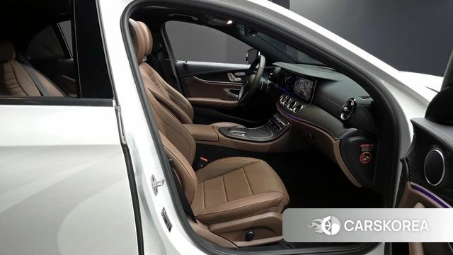 Mercedes-Benz E-Class W213 2023 Белый из Кореи, фото 2