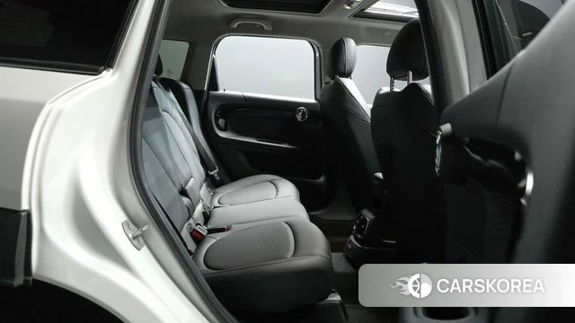 Mini Cooper Countryman 2024 Белый из Кореи, фото 2