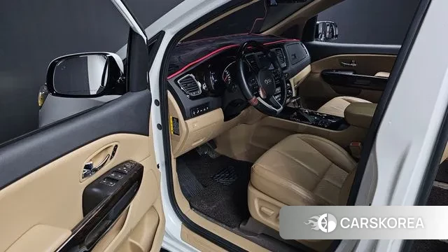 Kia The New Carnival 2019 Белый из Кореи, фото 2