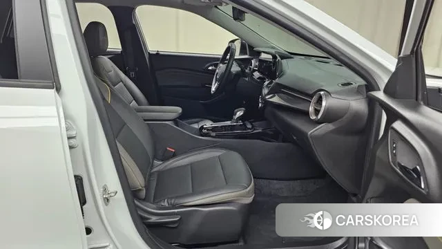 Chevrolet (GM Daewoo) Trax Crossover 2024 Белый из Кореи, фото 2