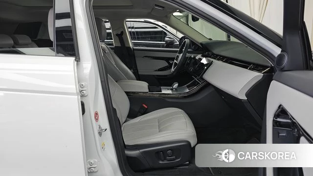 Land Rover Range Rover Evoque 2nd Generation 2024 Белый из Кореи, фото 2