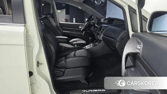 Ssangyong Korando Turismo 2018 Белый из Кореи, фото 2