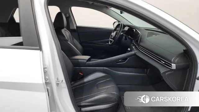 Hyundai Avante Hybrid (CN7) 2022 Белый из Кореи, фото 2