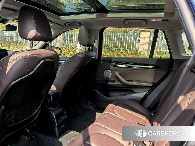 BMW X1 2021 Синий из Китая, фото 2