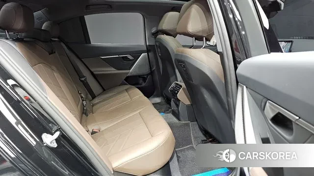 BMW 5 Series (G60) 2025 Черный из Кореи, фото 2