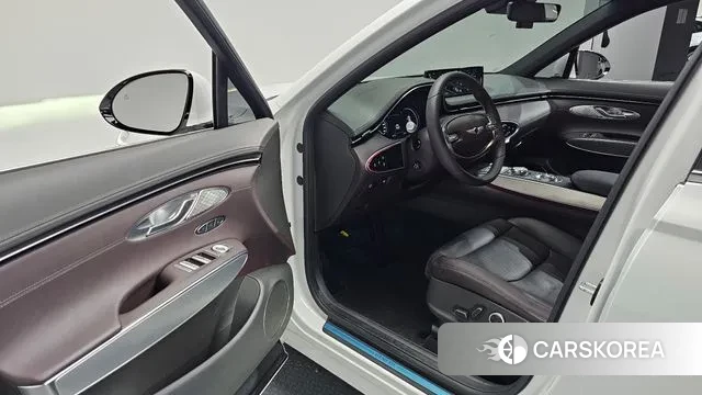 Genesis GV70 2023 Белый из Кореи, фото 2