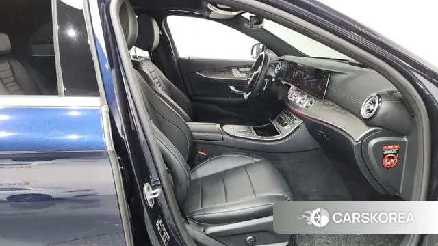 Mercedes-Benz E-Class W213 2022 Синий из Кореи, фото 2