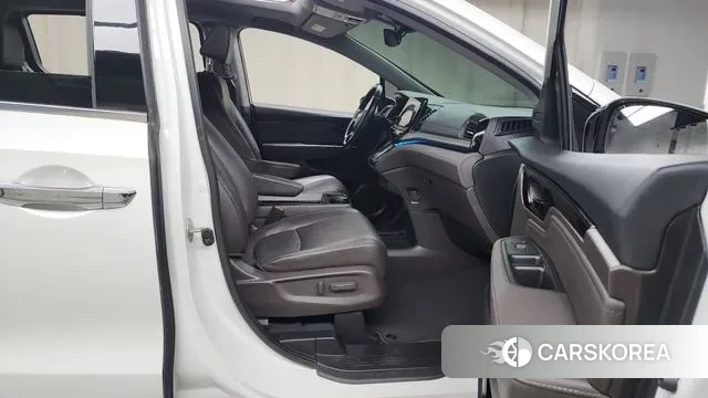 Honda Odyssey 2020 Белый из Кореи, фото 2