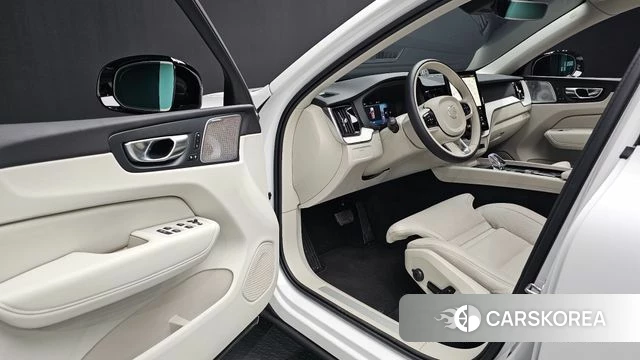 Volvo XC60 second Generation 2025 Белый из Кореи, фото 2