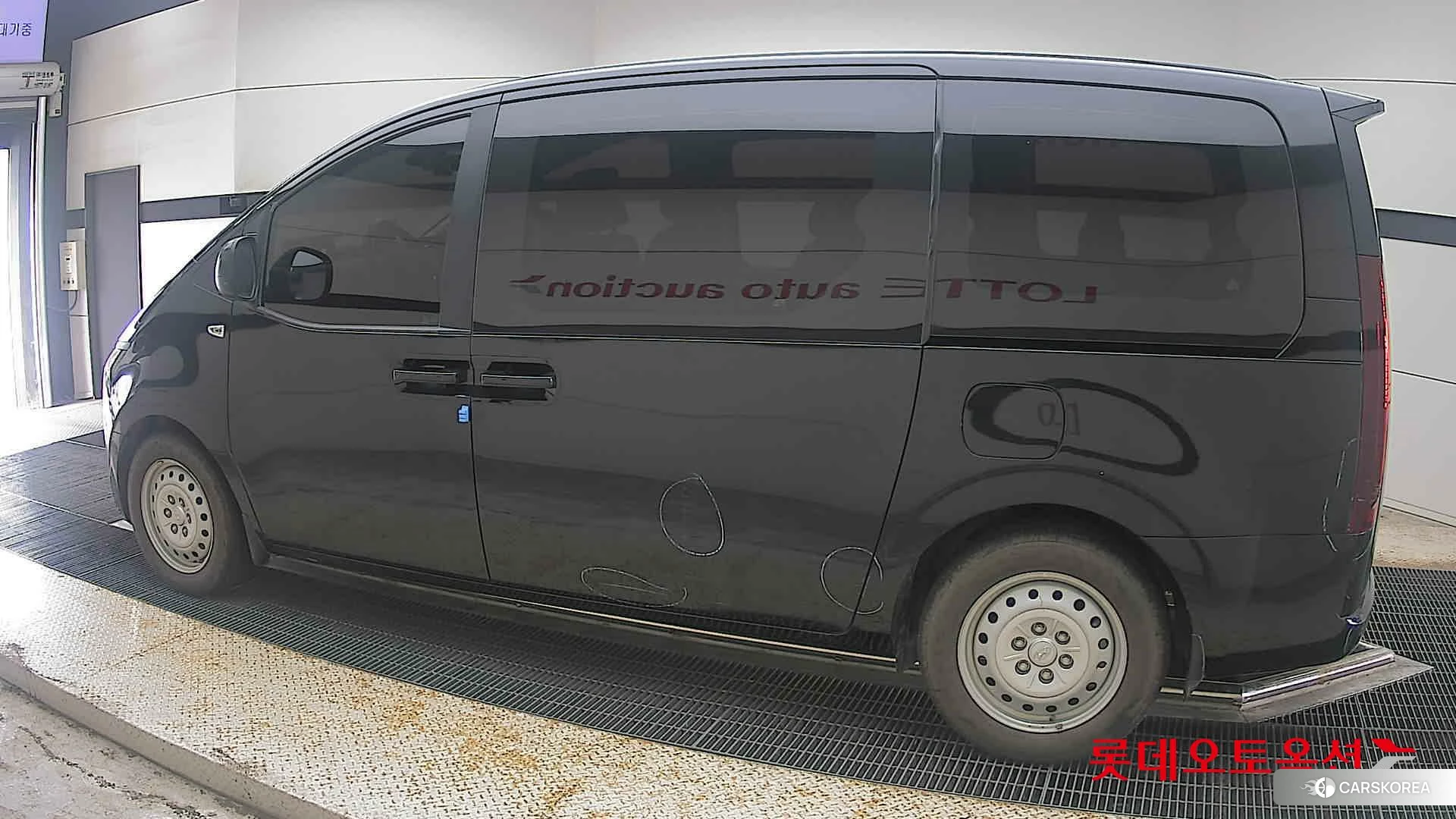 Hyundai Staria 2022 Abyss Black Pearl из Кореи, фото 2