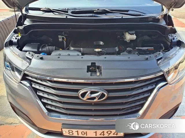 Hyundai The New Grand Starex 2018 Серебряный из Кореи, фото 2